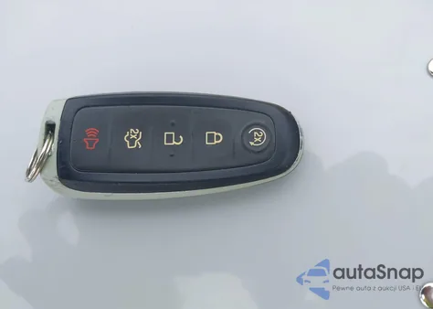 2017 Ford Escape Titanium z USA, uszkodzony, nr VIN 1FMCU0J99HUA84382